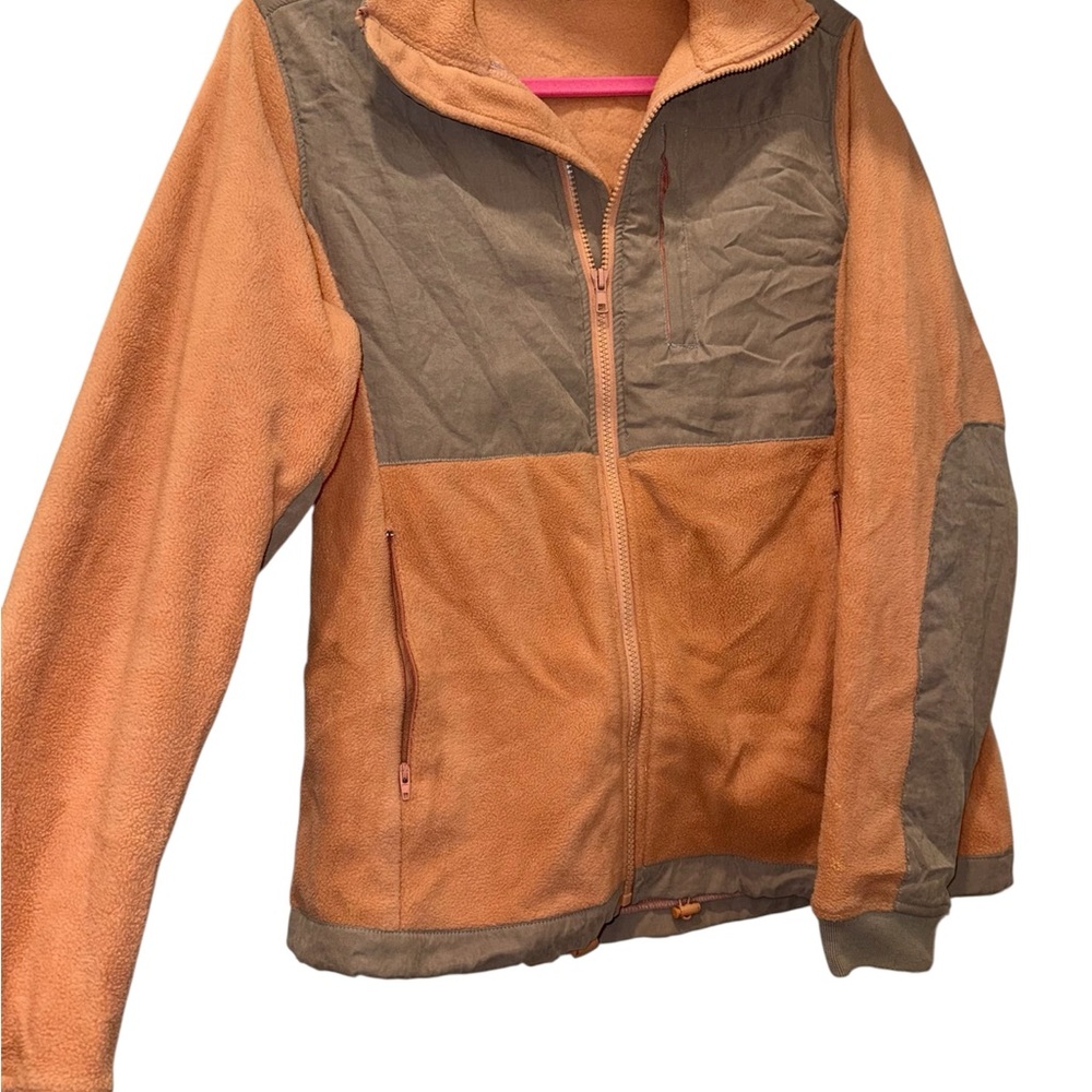 Coral and grey fleece zippered pocket jacket. Boutique: ENTRO. Size: Small. 🏷️